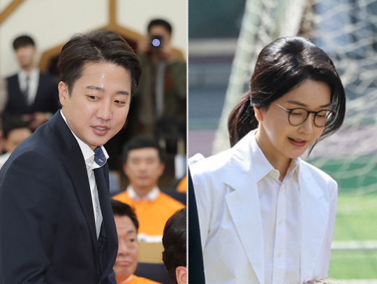 왼쪽부터 이준석 개혁신당 의원, 윤석열 전 대통령의 부인 김건희씨.<연합뉴스 사진 갈무리>
